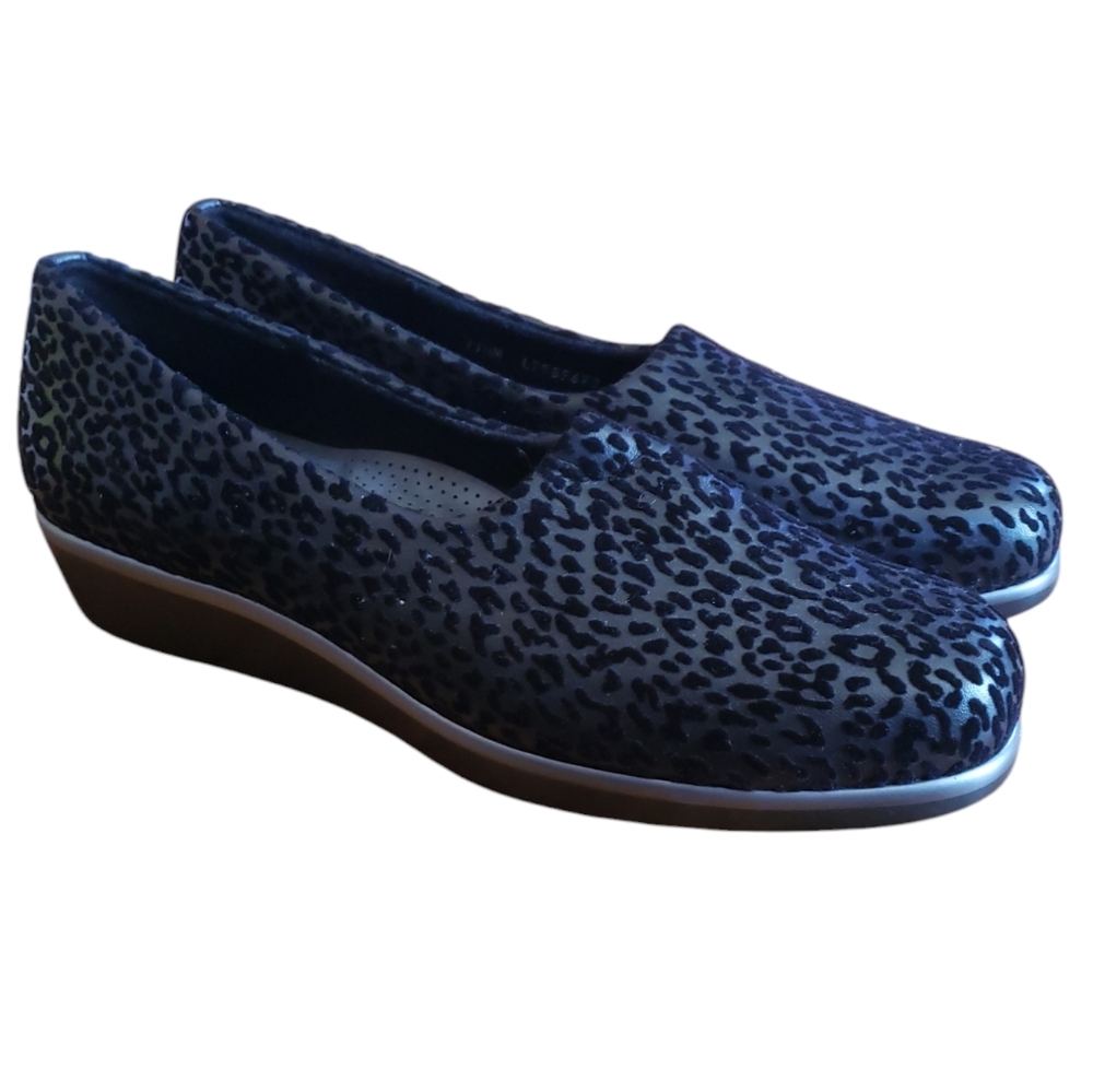 New SAS Bliss Slip-On Wedge in Black Leopard Print Size 11.5